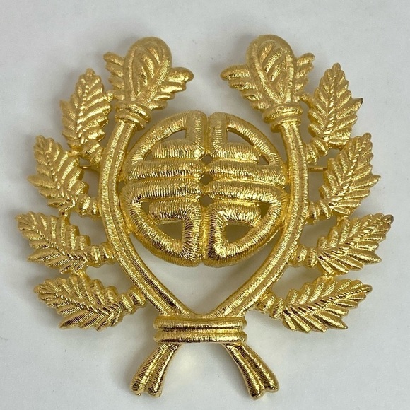 Givenchy Jewelry - VINTAGE Givenchy 80s Four G Logo Texture Laurel Wreath Gold Plated Brooch SIGNED